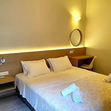 Hotel Caravel 3*