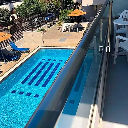 מלון Caravel יאליסוס